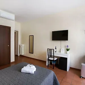 Enrico , Roma Italia